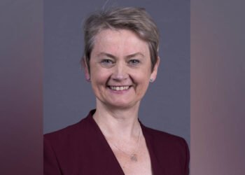 پێویستە بەزووترین کات گەرووی هورمز بکرێتەوە