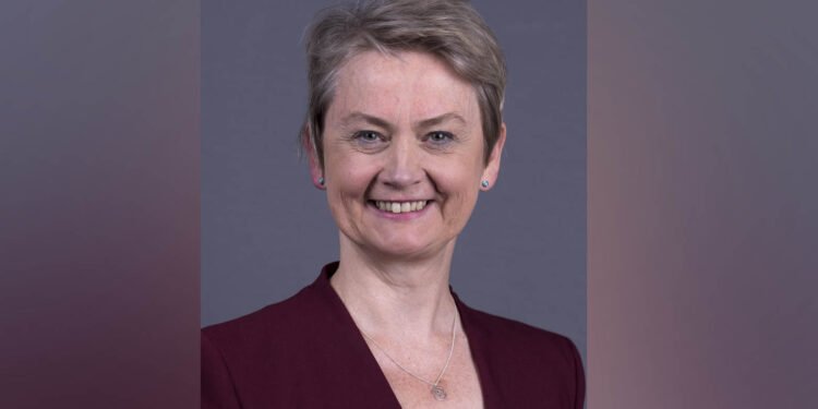 پێویستە بەزووترین کات گەرووی هورمز بکرێتەوە