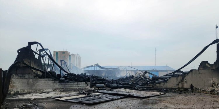 بە چوار درۆن هێرشکرایە سەر کۆگایەکی هەولێر و زیانەکانی بە پێنج ملیۆن دۆلار دەخەمڵێنرێت