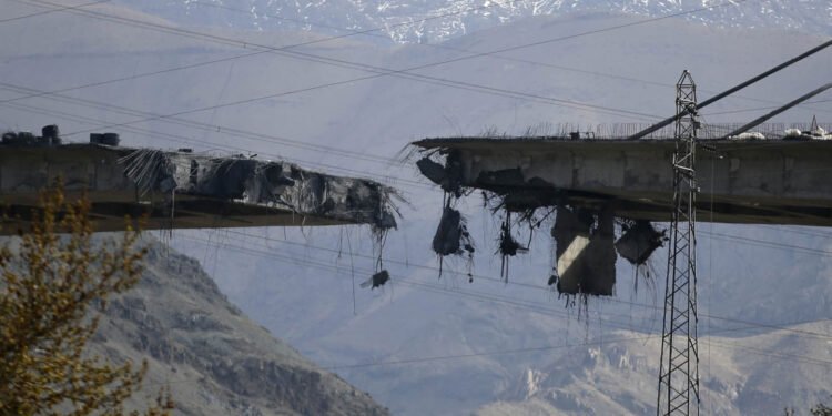 لە بۆردومانکردنی پردی کەرەج هەشت کەس کوژراون