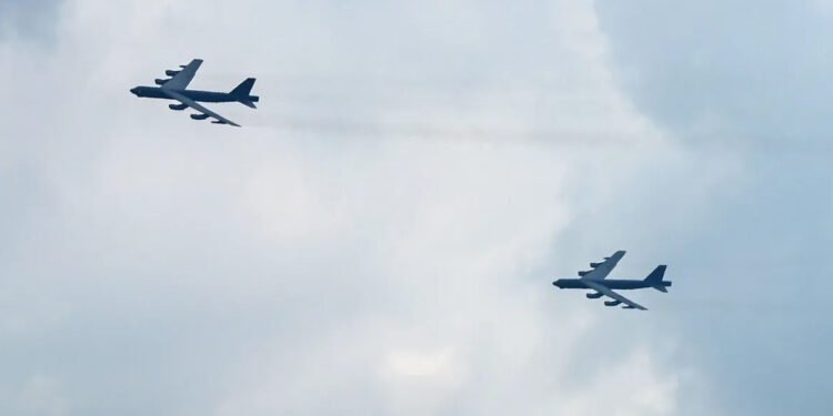 فڕینی فڕۆکەی B-52 بە ئازادی بەسەر ئاسمانی ئێران نیشانەی قۆناغێکی نوێی جەنگە