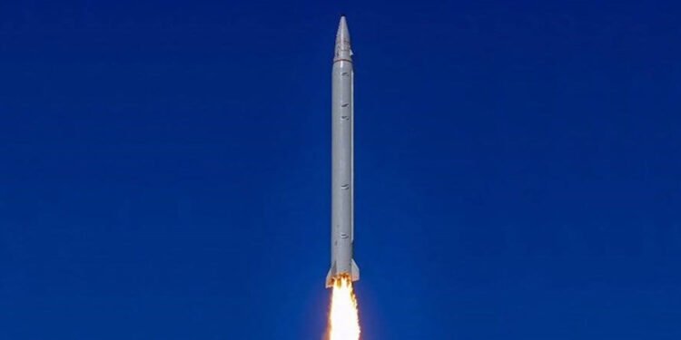 ئێران شەپۆلێکی دیکەی هێرشی مووشەکی ئاراستەی ئیسرائیل کرد