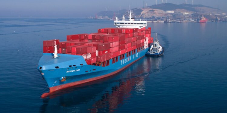 دووەم کەشتیی تورکیا بە گەرووی هورمزدا تێپەڕی