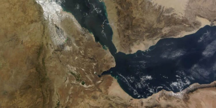 ئێران هەڕەشەی پەکخستنی جووڵەی بازرگانی لە گەرووی باب مەندەب دەکات