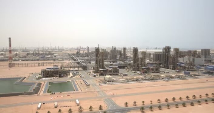 ئەبوزەبی.. بەهۆی هێرشێکی ئاسمانییەوە ئاگر لە کارگەیەکی پێترۆکیمیایی کەوتەوە