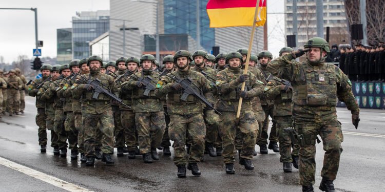 ئەڵمانیا..گەنجان بۆ گەشتکردن بۆ دەرەوەی وڵات پێویستییان بە رەزامەندیی سوپا دەبێت