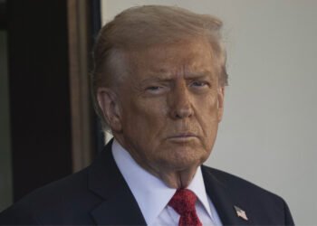 سێشەممە دەبێتە رۆژی پرد و وێستگەکانی کارەبای ئێران