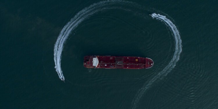 سێ لەو کەشتیانەی لە گەرووی هورمز گیریان خواردبوو بە سەلامەتی پەڕینەوە