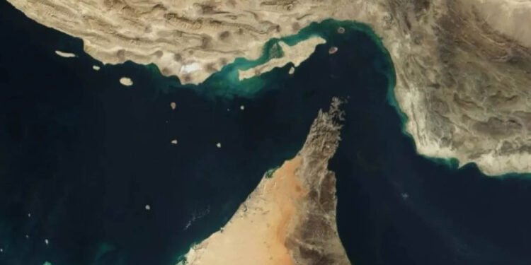 ئێران هورمز وەکو بۆمبی ئەتۆم بەکار دەهێنێت