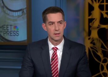 لیوایەکی تۆپخانەی مەیدانی لە ئارکانساسەوە بۆ رۆژهەڵاتی ناوەڕاست رەوانە دەکرێت