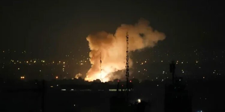 ئێران لەژێر بۆردومانی چڕدایە و بانگەواز بۆ گردبوونەوە دەکرێت