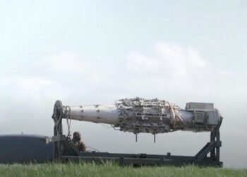 ئەمریکا لیوایەکی تایبەتی مووشەکهاوێژ رەوانەی رۆژهەڵاتی ناوەڕاست دەکات