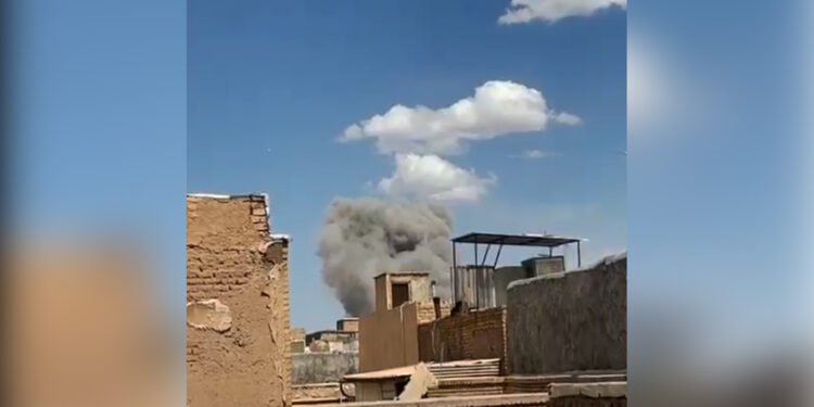 رێگەی ئاسنی کاشان و رێگەیەکی سەرەکی شاری قوم بۆمبباران کران