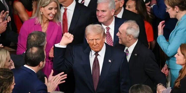 24 کۆنگرێسمانی دیموکرات داوای دوورخستنەوەی ترەمپ دەکەن