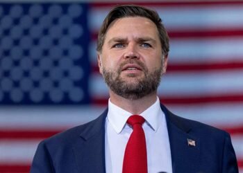 جەی دی ڤانس بەرەو پاکستان بەڕێکەوت