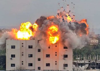 ئێران هەڕەشەی وەڵامدانەوەی توند لە ئیسرائیل دەکات