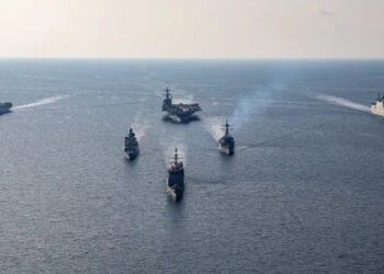 لە سەروبەندی دانوستانەکاندا ئەمریکا هێزی سەربازیی گەورە رەوانەی رۆژهەڵاتی ناوەڕاست دەکات