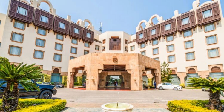 زانیاری لەبارەی ئەو هۆتێلەی میوانداریی دانوستانەکانی واشنتن و تاران دەکات