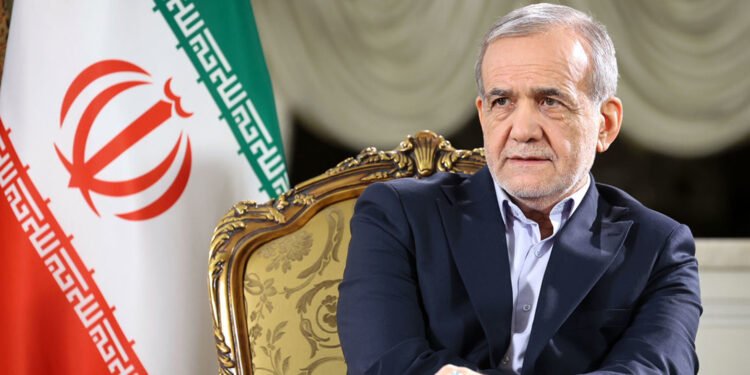 شاندی ئێران لە پاکستان بوێرانە داکۆکی لە بەرژەوەندییەکانی وڵات دەکات