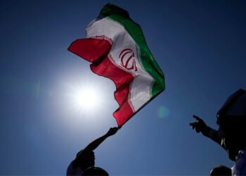 سیستمی بەڕێوەبردنی ئێران کەوتووەتە دەست کێ؟