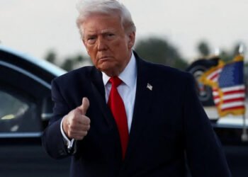 ترەمپ تاوتوێی هێرشی سەربازی سنووردار دەکات