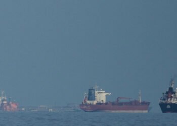 هیچ وڵاتێک مافی داخستنی گەرووی هورمزی نییە