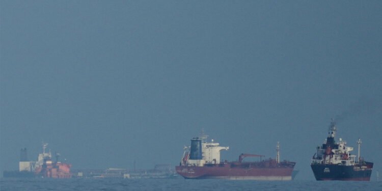 هیچ وڵاتێک مافی داخستنی گەرووی هورمزی نییە