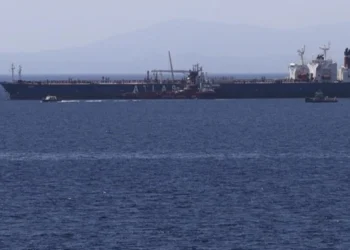 سەرەڕای گەرمارۆکەی ئەمریکا؛ نەوتهەڵگرێکی چینی گەرووی هورمزی تێپەڕاند