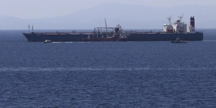 سەرەڕای گەرمارۆکەی ئەمریکا؛ نەوتهەڵگرێکی چینی گەرووی هورمزی تێپەڕاند