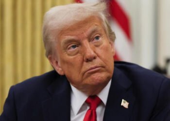 گەرووی هورمز بە هەمیشەیی دەکەمەوە و چین چیتر چەک نانێرێت بۆ ئێران