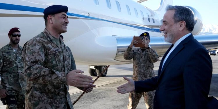 پاکستان پەیامێکی نوێی واشنتن دەگەیەنێتە تاران