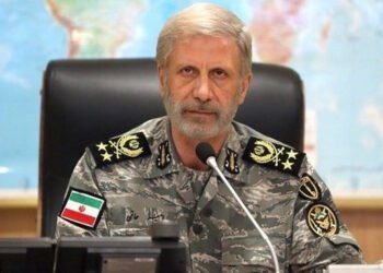 فەرماندەی سوپای ئێران: دەستمان لەسەر پەلاپیتکەی چەکەکانە