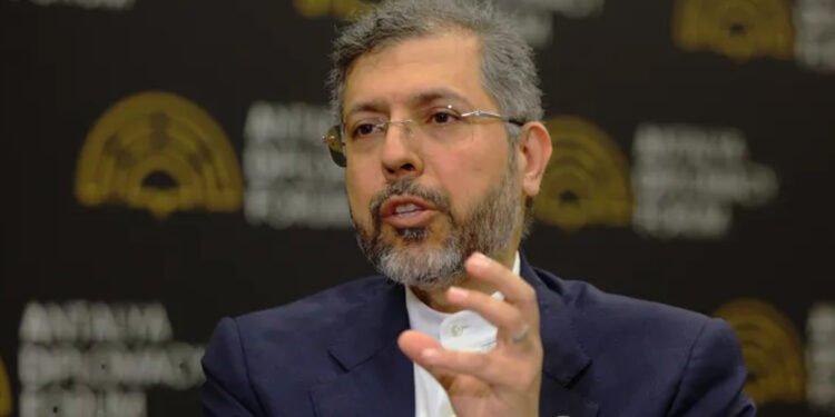 بەهیچ شێوەیەک یۆرانیۆمی پیتێنراو رادەستی ئەمریکا ناکەین