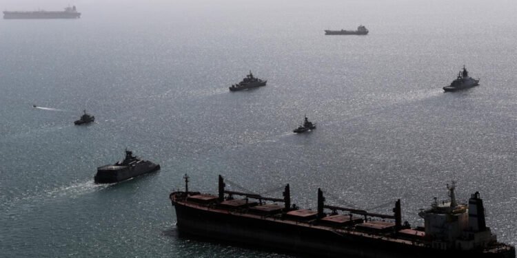 سوپای ئەمریکا ئامادەکاری دەکات بۆ هەڵکوتانە سەر ئەو کەشتییانەی پەیوەندییان بە ئێرانەوە هەیە