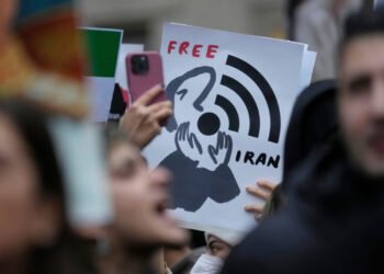 بەهۆی پچڕانی ئینتەرنێت 2.5 ملیار دۆلار زیان بەر ئێران کەوتووە