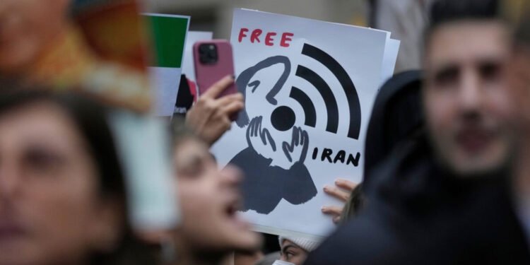 بەهۆی پچڕانی ئینتەرنێت 2.5 ملیار دۆلار زیان بەر ئێران کەوتووە