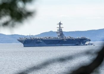 کەشتی فڕۆکەهەڵگری “یو ئێس ئێس جێڕاڵد” گەڕایەوە رۆژهەڵاتی ناوەڕاست