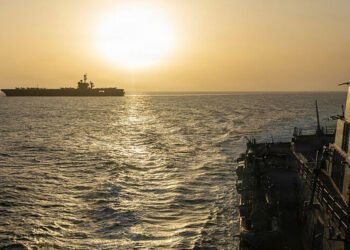 34 نەوتهەڵگری ئێرانی گەمارۆ دەریاییەکەی ئەمریکایان تێپەڕاند