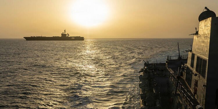 34 نەوتهەڵگری ئێرانی گەمارۆ دەریاییەکەی ئەمریکایان تێپەڕاند