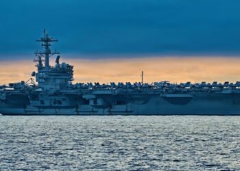 سێیەم کەشتیی فڕۆکەهەڵگری ئەمریکا گەیشتە ناوچەکە