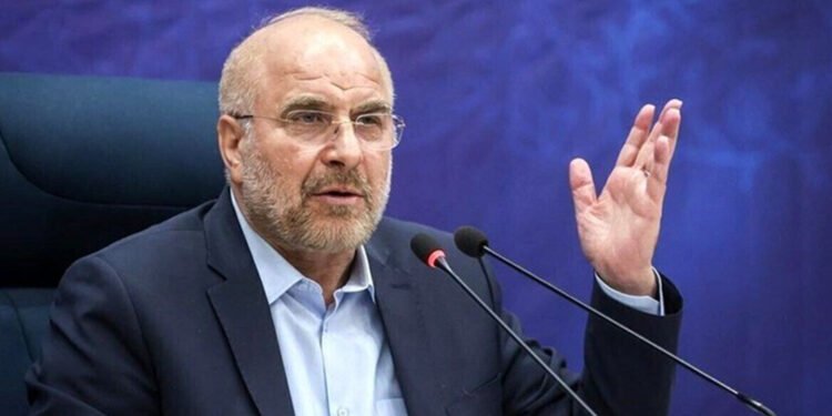 پەرلەمانی ئێران دوورخستنەوەی قالیباف لە تیمی دانوستانکار رەتدەکاتەوە