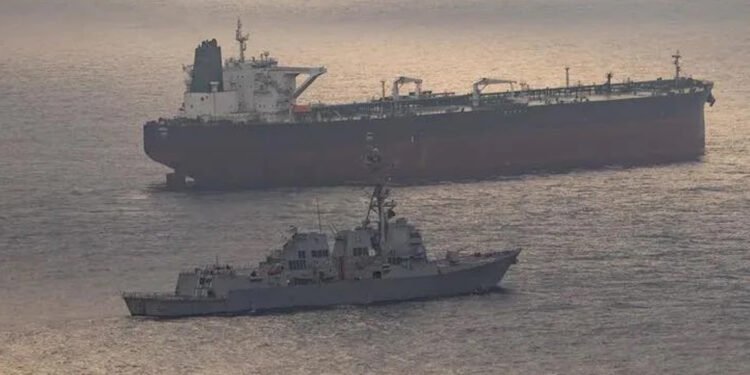 رێگریمان لە کەشتییەک کرد بەرەو بەندەرێکی ئێران دەچوو