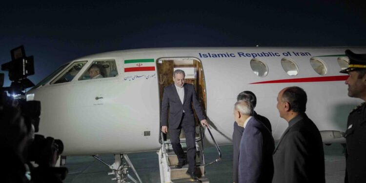 عێراقچی چاوەڕێی شاندی ئەمریکای نەکردوو و پاکستانی جێهێشت