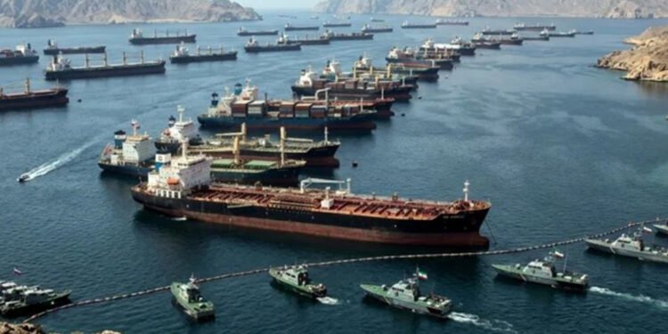 2 هەزار کەشتی و 20 هەزار دەریاوان لە گەرووی هورمز گیریان خواردووە