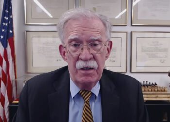 ئاگربەست لەگەڵ ئێران هەڵەیە و دەبێت جەنگ دەستپێبکاتەوە