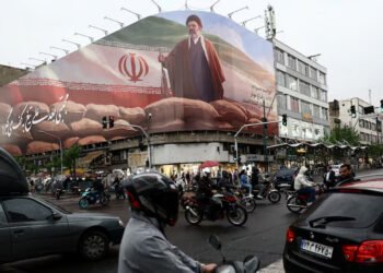 سوپای پاسداران جڵەوی دەسەڵاتی تارانی گرتووەتە دەست