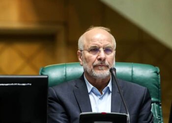 هەموومان لەژێر فەرمانی رێبەری کۆماری ئیسلامیداین