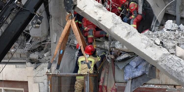 فریاکەوتنی ئێران: 24 کارمەندی تەندروستی کوژراون و…