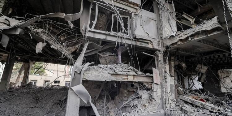 شارەوانیی تاران: 33 هەزار یەکەی نیشتەجێبوون بەهۆی…