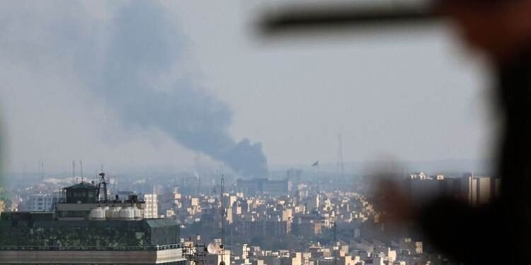 دەنگی چەند تەقینەوەیەکی بەهێز لە تاران و کەرەج…